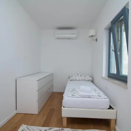 Appartement With Parking Space Veli Losinj, Losinj - 21187 Veli Lošinj
