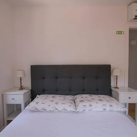 With A Parking Space Veli Losinj, Losinj - 21187 Apartment Veli Losinj