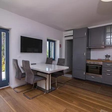 With A Parking Space Veli Losinj, Losinj - 21187 Apartment *