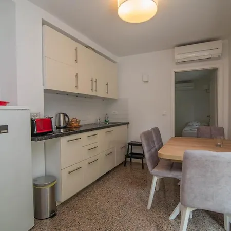 Apartment With A Parking Space Veli Losinj, Losinj - 21187 *