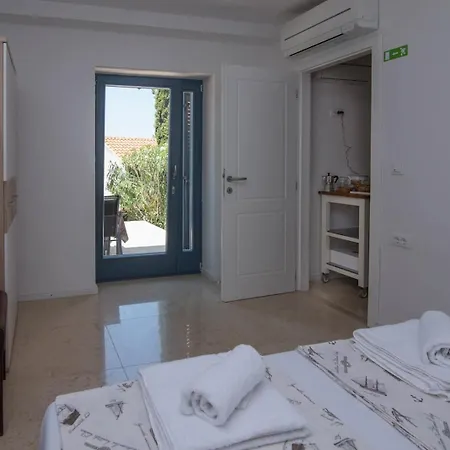 Appartement With Parking Space Veli Losinj, Losinj - 21187