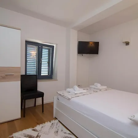 With A Parking Space Veli Losinj, Losinj - 21187 Apartment *